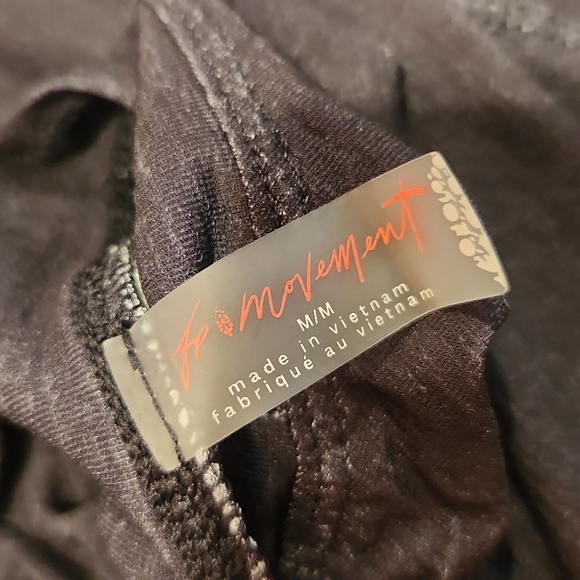 FP Movement Tempo Sport Mode M Black Tank Top Buti Logo Clove Stripe Free People - Picture 10 of 14